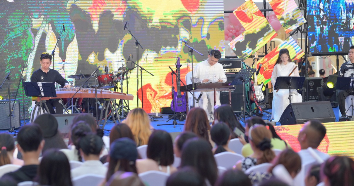 成都4002cc永利集团Discovery